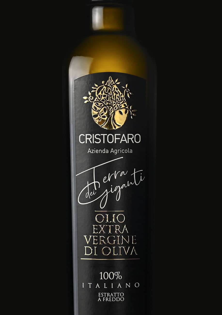 Damiano Misciali - Grafica Etichette vino e olio - grafica cataloghi, progettazione depliant, packaging, loghi | Grafica etichetta olio - Cristofaro Az. Agricola - Varapodio (Rc)